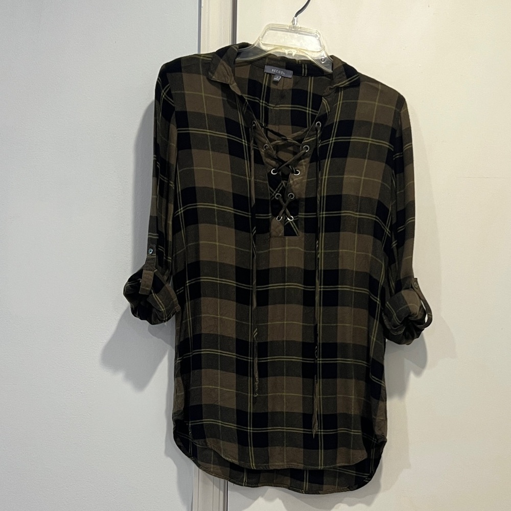 Chic Plaid Lace-Up Blouse in Black and Forest Green